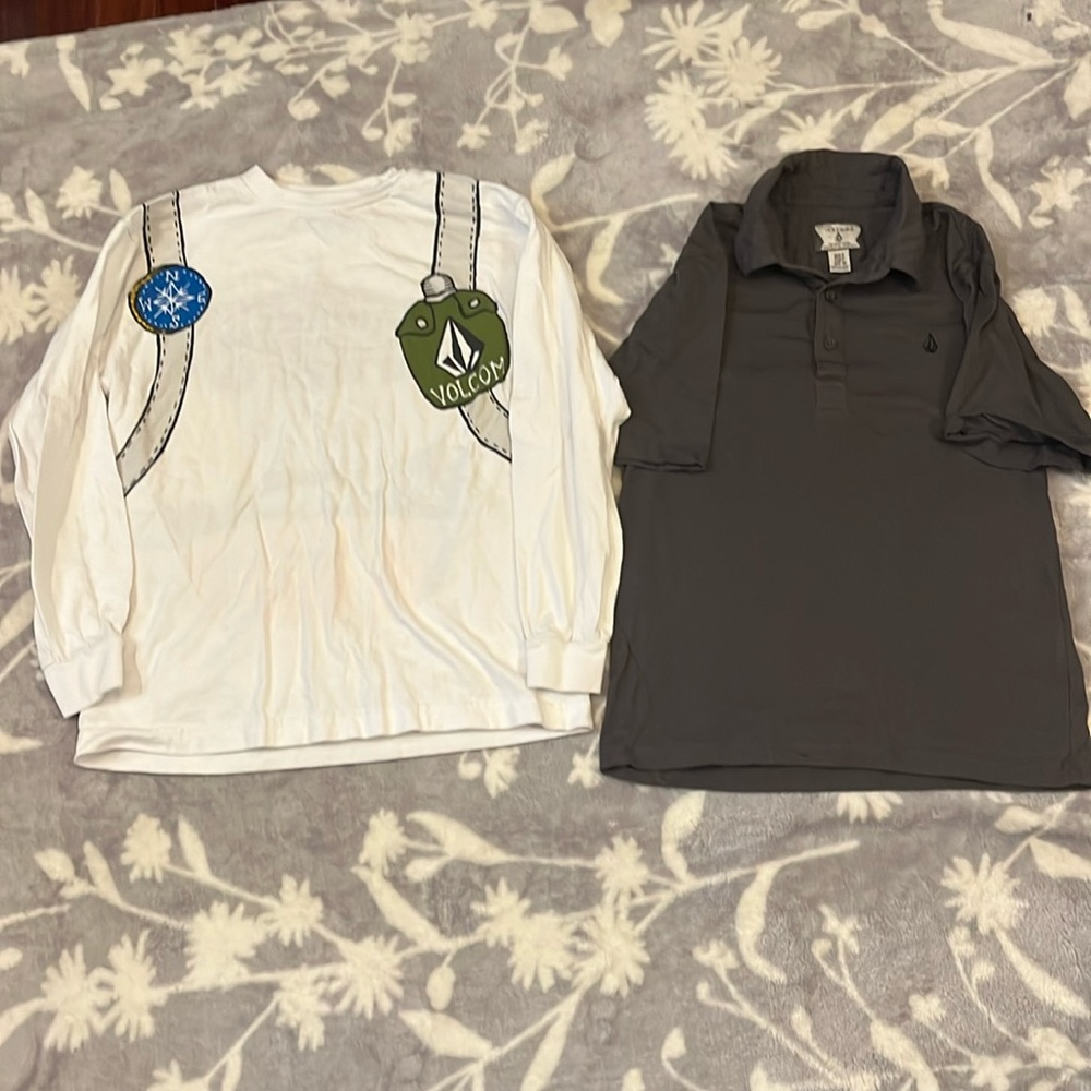 Bundle Volcom Boys 2 Tops -Bundle of 1 long & 1 short sleeve tops Sz S Big Boys
